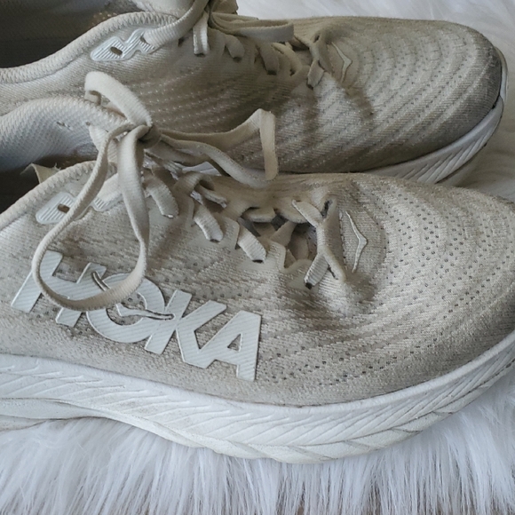 Hoka One One Mach5 Cream Athletic Shoes Lightweight Breathable Cushioned Sz 8.5B - Picture 10 of 10